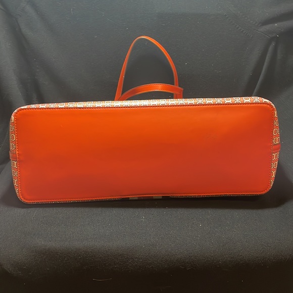 Tory Burch Gemini Link Tote Bag - Picture 6 of 7